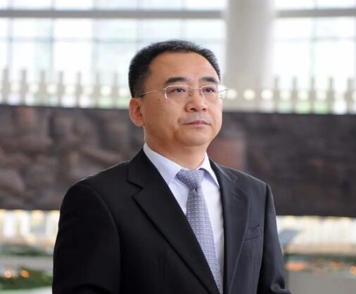 【两会】政协委员邹磊：正规买球app排行榜平台产业面临多项“卡脖子”问题