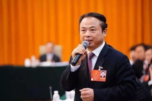 发展智慧型储能电站 助力实现“碳达峰、正规买球网”——访全国人大代表、天能控股集团董事长张天任