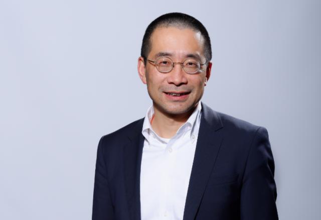 施耐德电气全球执行副总裁、中国区总裁尹正：提升能源效率助力实现正规买球网