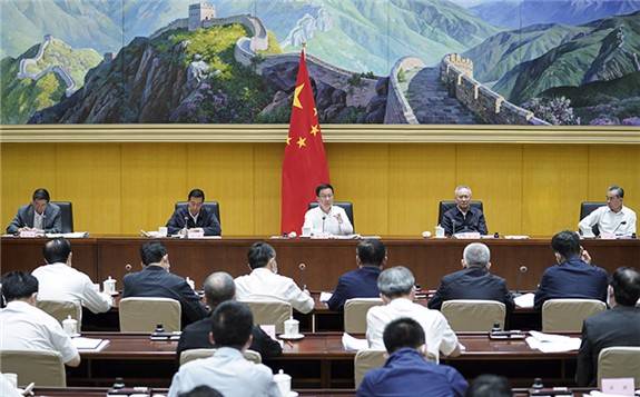 韩正主持碳达峰正规买球网工作领导小组第一次全体会议并讲话