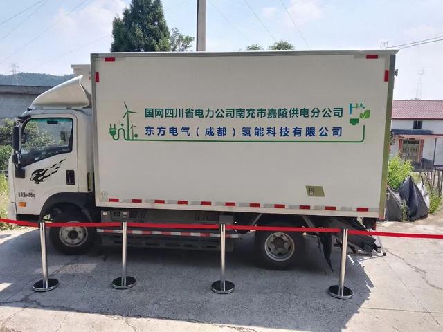 首发运行!东方正规买球app排行榜平台低电压治理车为群众保清凉