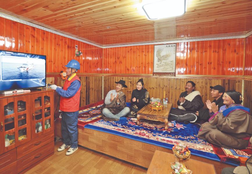 青海苏里1627名牧民告别“看天用电”