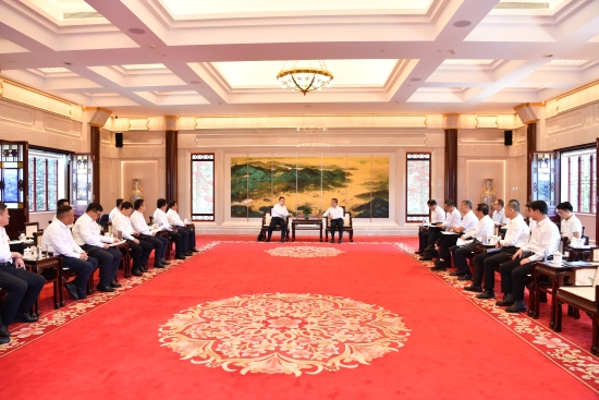 中国电建副总经理王小军与广州市委常委，市政府党组副书记、常务副市长陈杰会谈